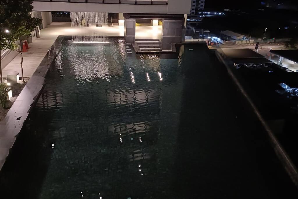 Cozy Flexus Signature 4 Guests Pool Nflix Hbo 吉隆坡 外观 照片