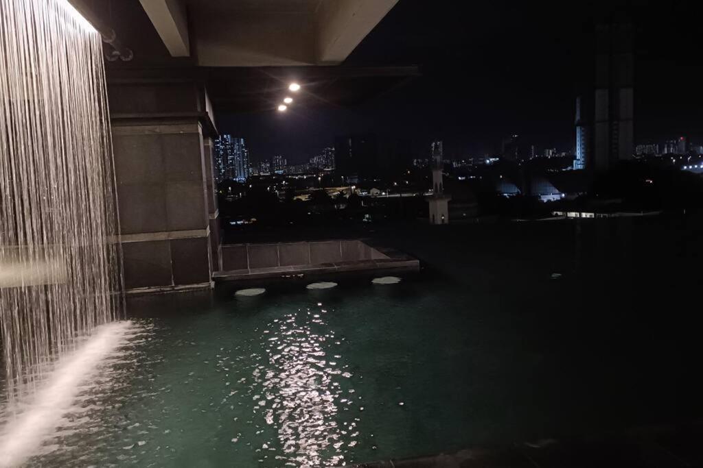 Cozy Flexus Signature 4 Guests Pool Nflix Hbo 吉隆坡 外观 照片